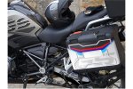 Sada nálepek na kufr 20216 BMW R 1250 GS TRIPLE BLACK (21-23), R1200GS (00-18), R1200GS EXCLUSIVE (17-18), R1200GS RALLYE (17-18), R1250GS (18-24), R1250GS ADVENTURE (18-24), R1250GS RALLYE (21-23)