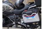 Sada nálepek na kufr 20228 BMW R 1250 GS TRIPLE BLACK (21-23), R1200GS (00-18), R1200GS EXCLUSIVE (17-18), R1200GS RALLYE (17-18), R1250GS (18-24), R1250GS ADVENTURE (18-24), R1250GS RALLYE (21-23)